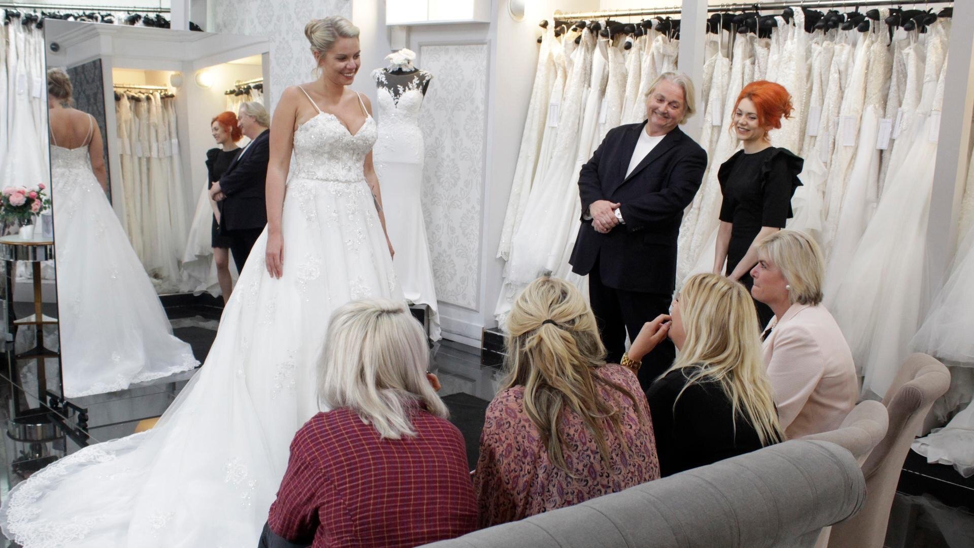 Say Yes to the Dress UK S3 E13 – The Over-Exposed Show