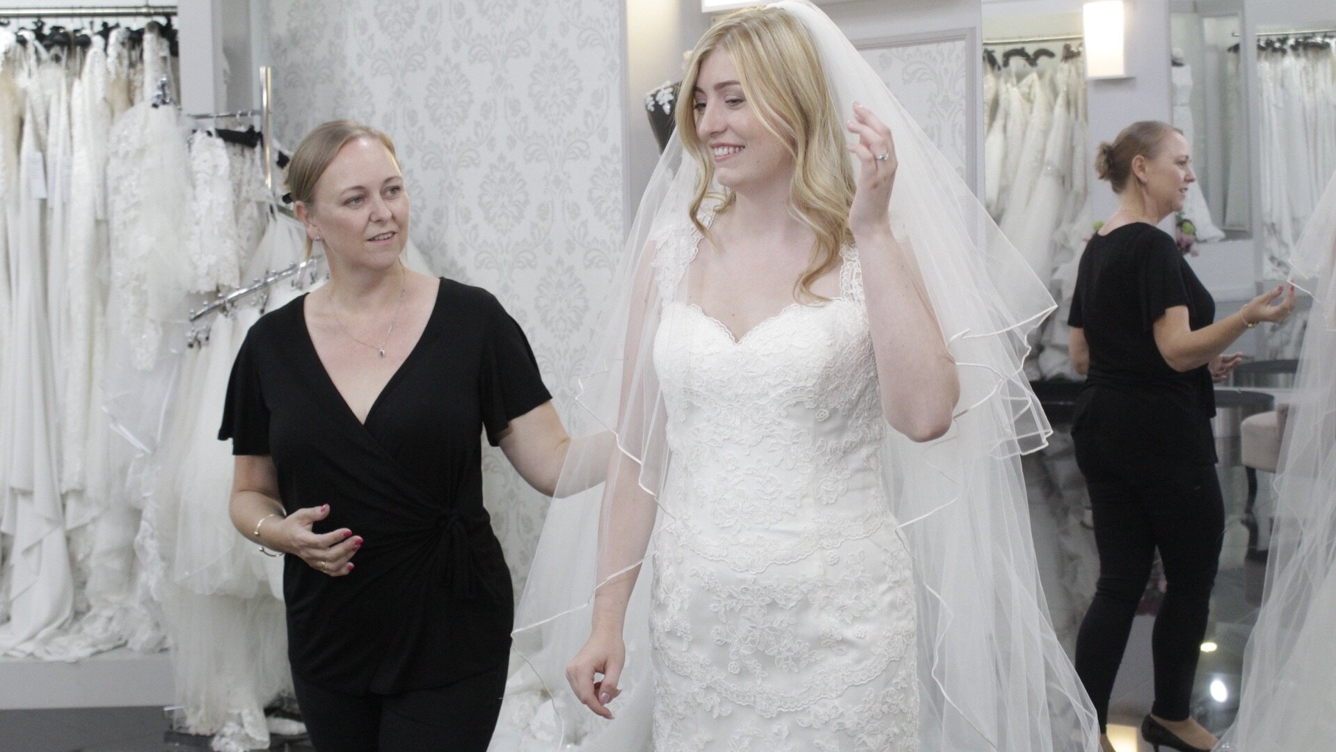 Say Yes to the Dress UK S4 E22 – Third Time's a Charm
