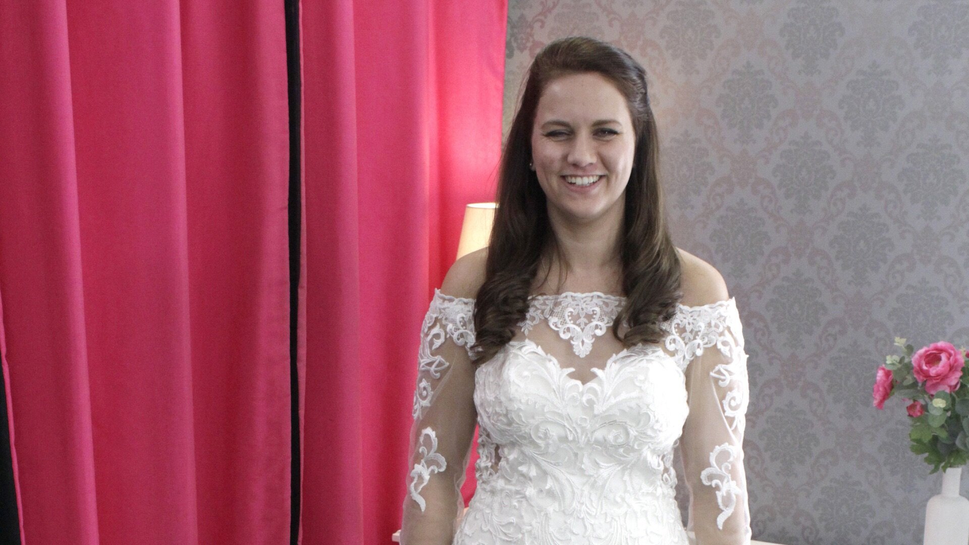 Say Yes to the Dress UK S4 E37 – Beat the Dress