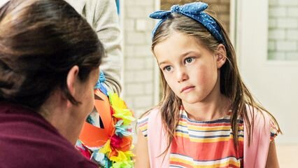 De Luizenmoeder S1 E03 – Er zijn er twee jarig, hoera hoera