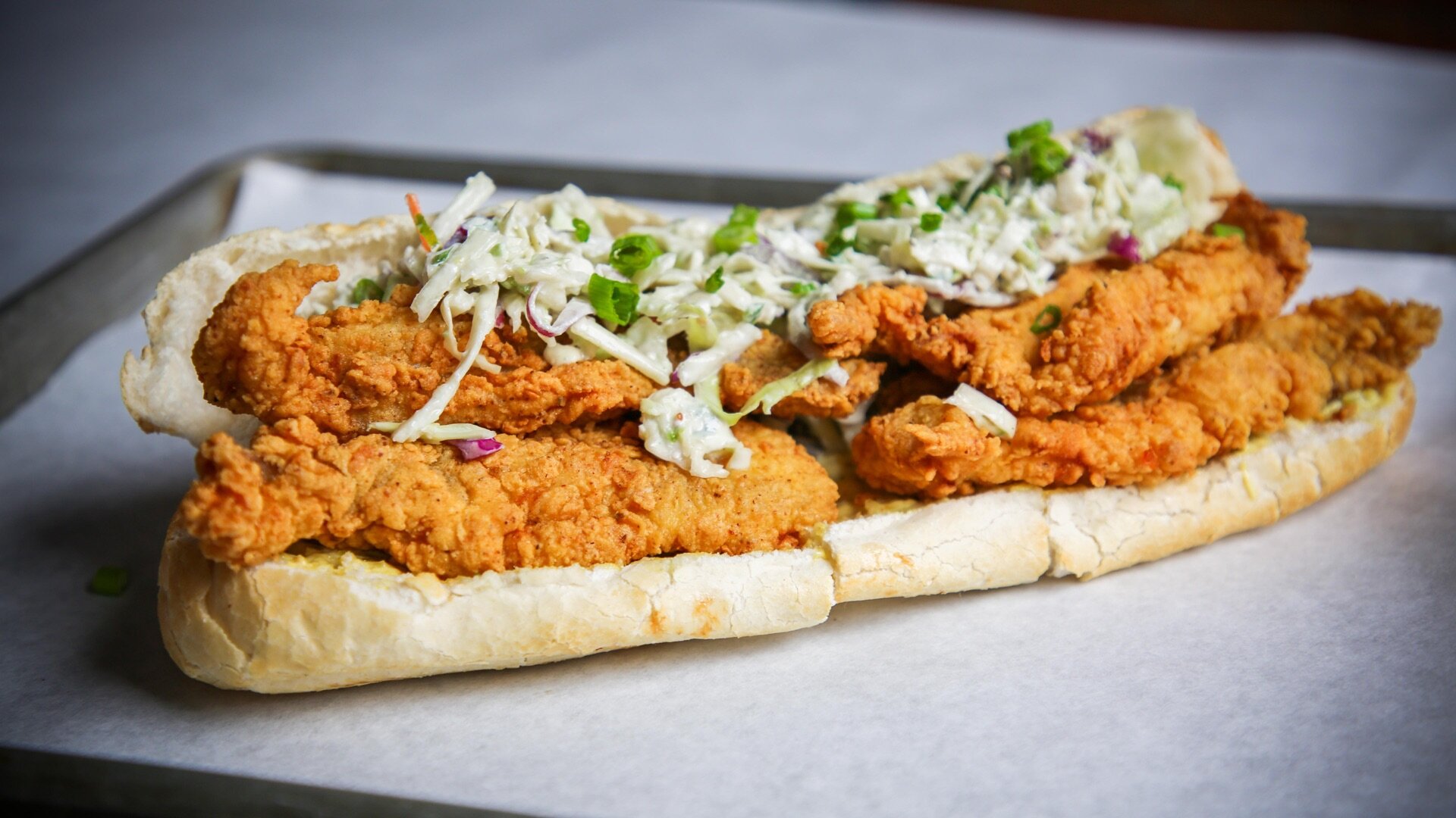 Man v. Food S5 E09 – Lafayette, Louisiana