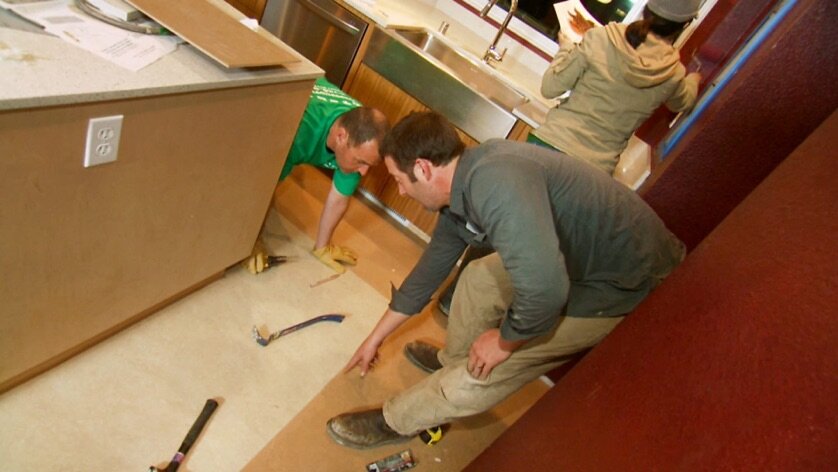 House Crashers S2 E04 – Kitchen Island Oasis