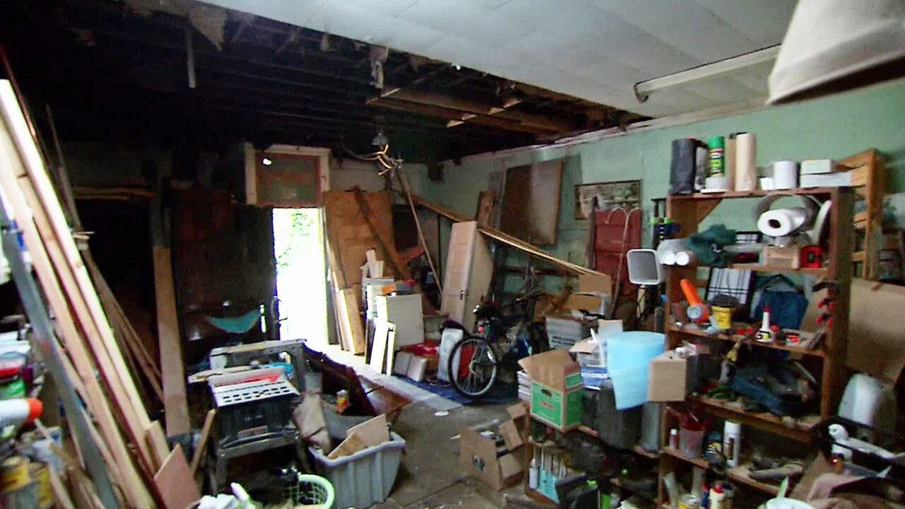 House Crashers S5 E08 – Butcher Shop Family Room