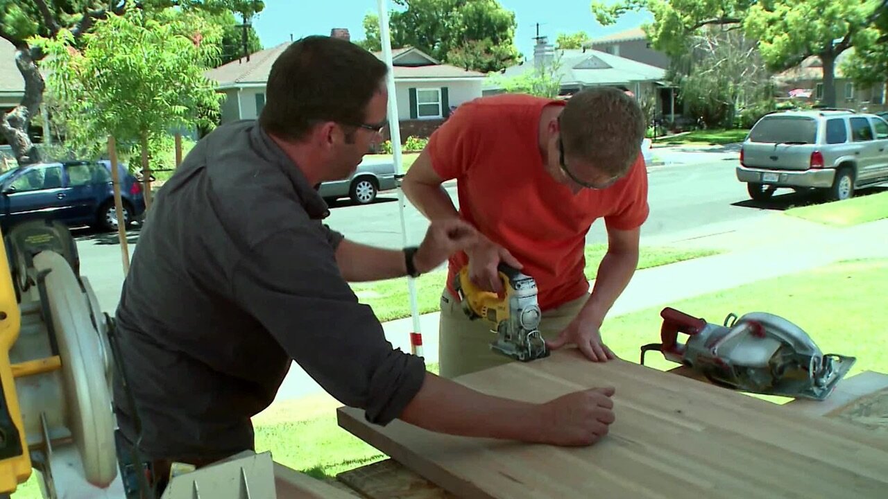 House Crashers S7 E02 – Hidden Garage Room