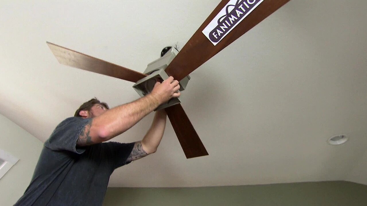 House Crashers S7 E07 – Kitchen Family Living One Big Space