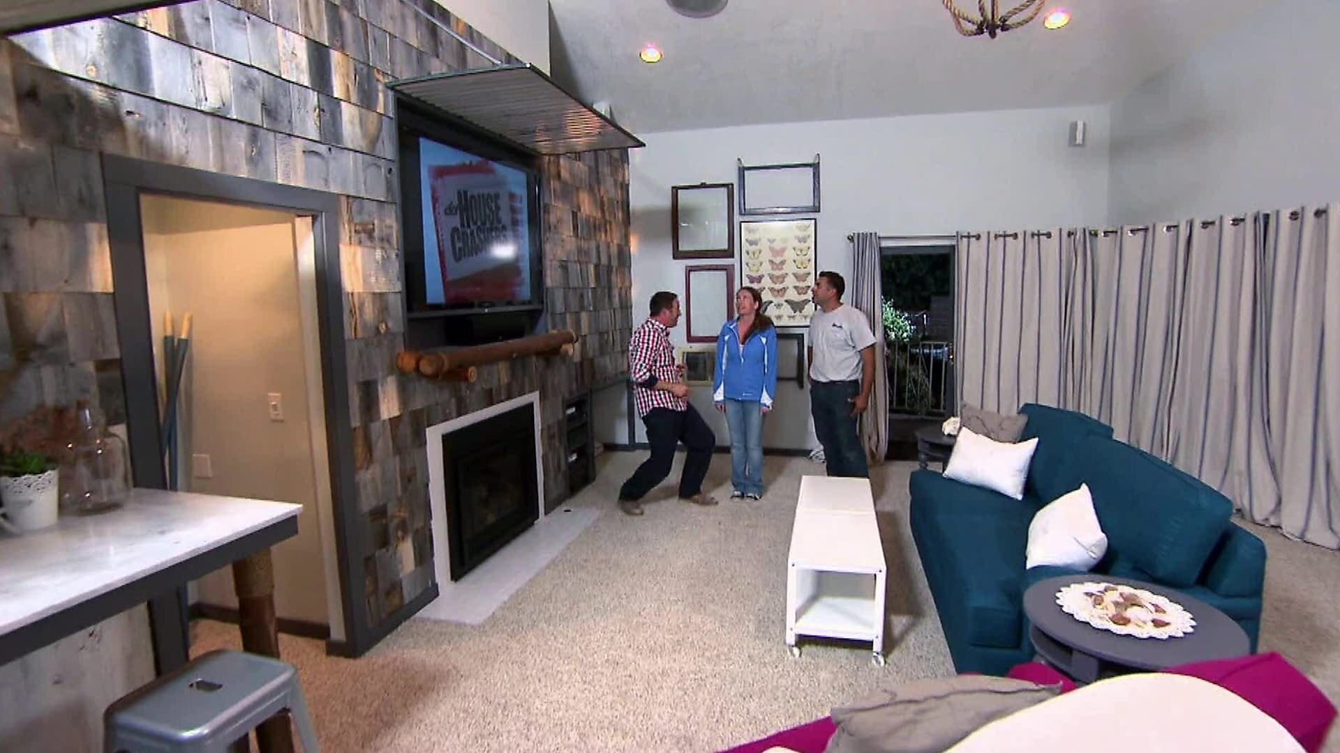 House Crashers S8 E08 – Nautical Family Room