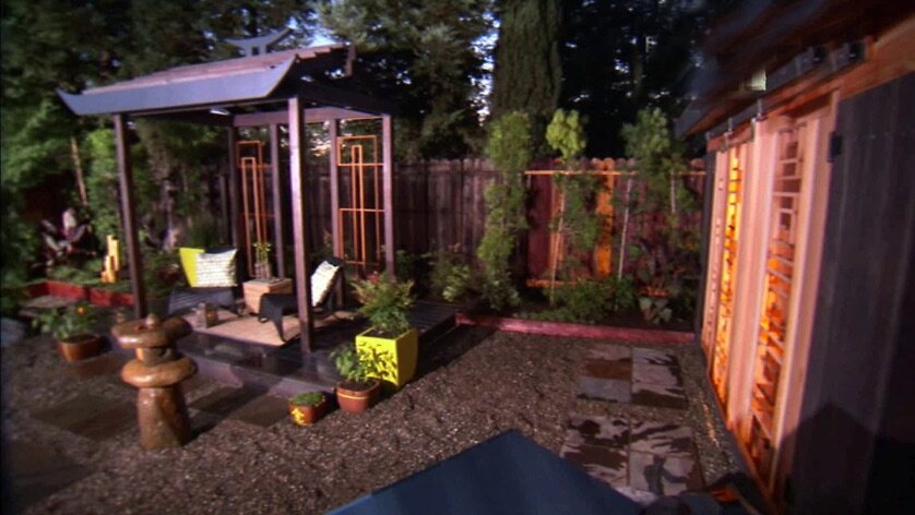 Yard Crashers S3 E07 – Pagoda Shed