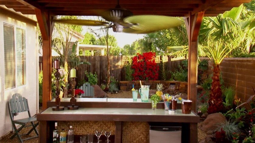Yard Crashers S3 E08 – Tropical Pond Oasis