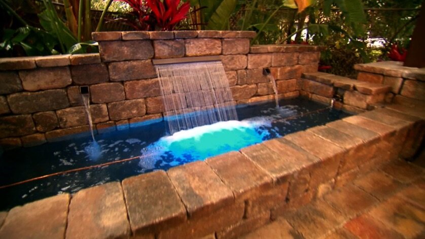 Yard Crashers S4 E10 – Water Fire Wall