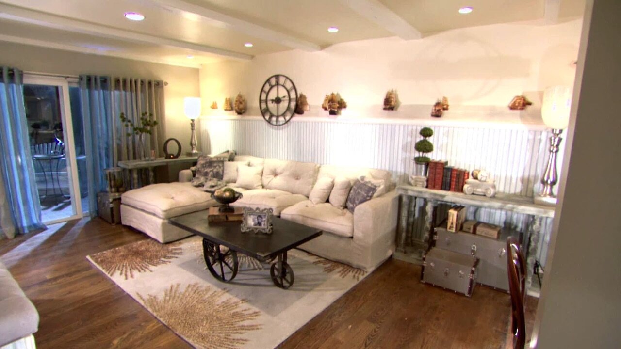 Room Crashers S2 E01 – Industrial Revival Lounge