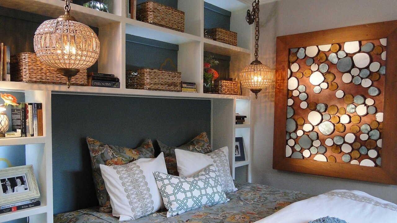 Room Crashers S3 E07 – Storage Savvy Master Bedroom