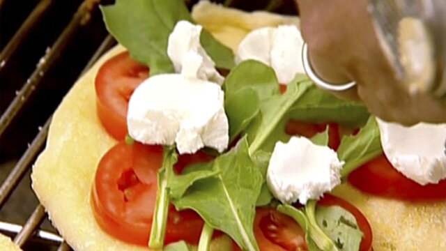 Barefoot Contessa S3 E01 – Grilling/Hasta La Pizza Baby