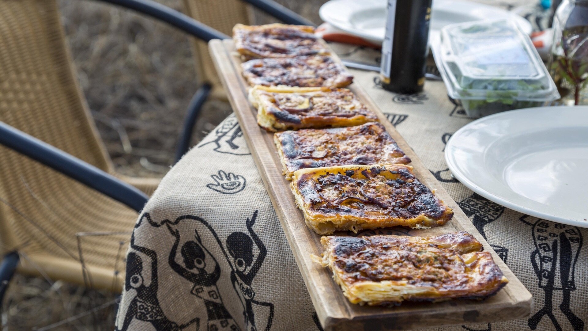 Sarah Graham's Food Safari S1 E13 – Back Where It All Began - Greenpoint, Cape Town, South Africa