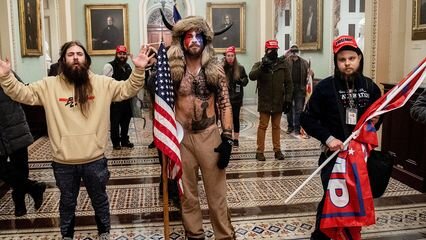 Telefacts S2021 E12 – De bestorming van het Capitool, de laatste dagen van president Trump