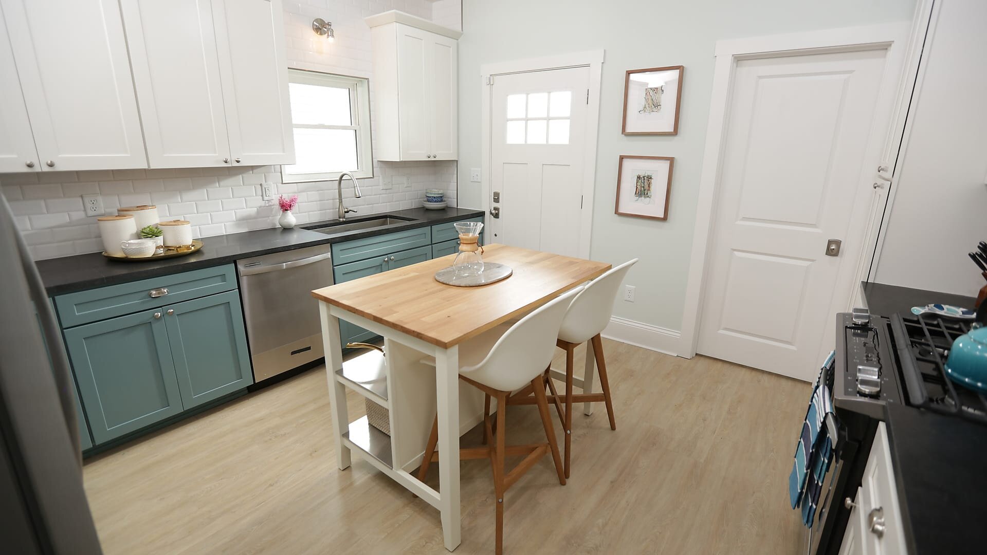Good Bones S3 E03 – The Shabbiest Townhouse