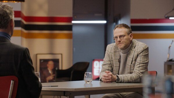 President S1 E02 – De Kleedkamer