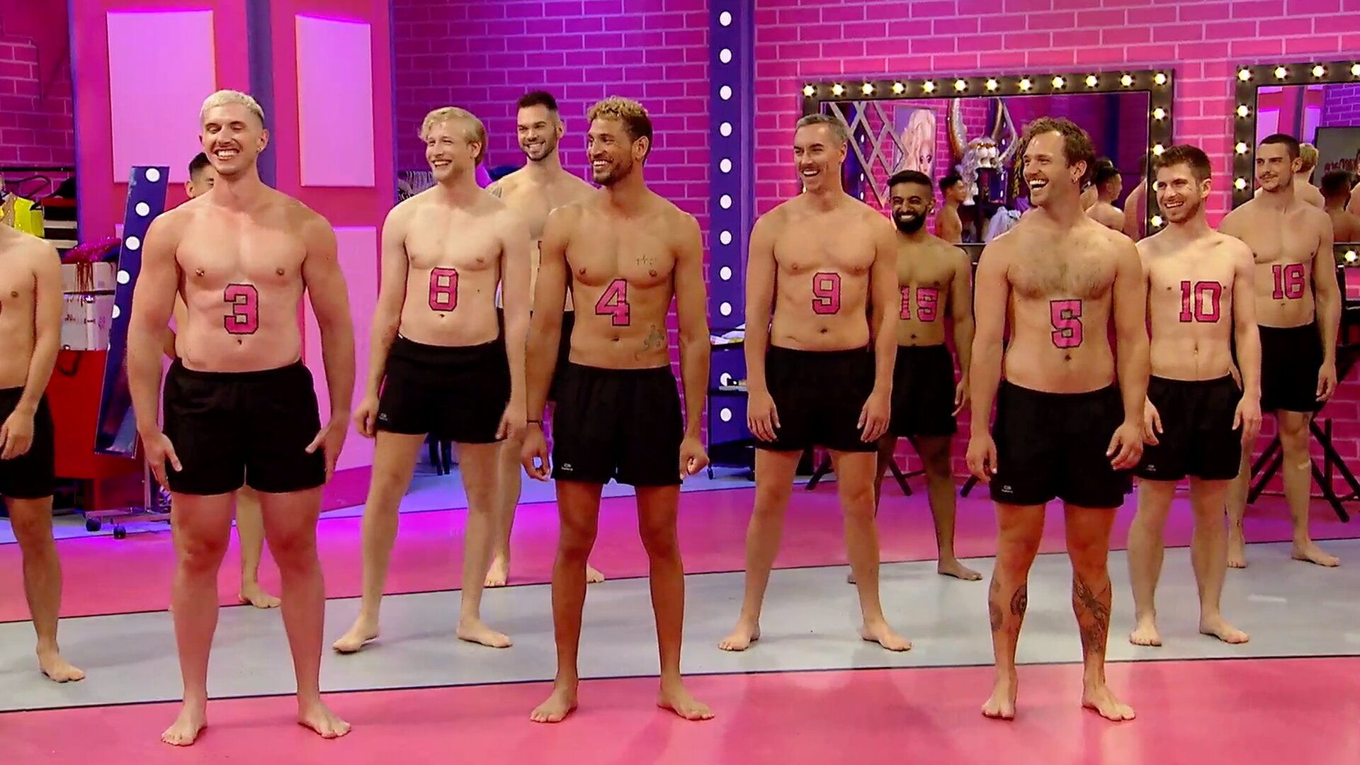 Drag Race Holland S2 E06 – Spill The Coffee