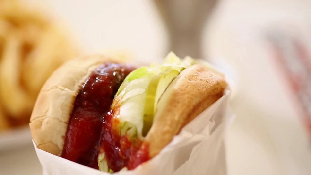 Burger Land S1 E03 – Hollywood Hamburgers