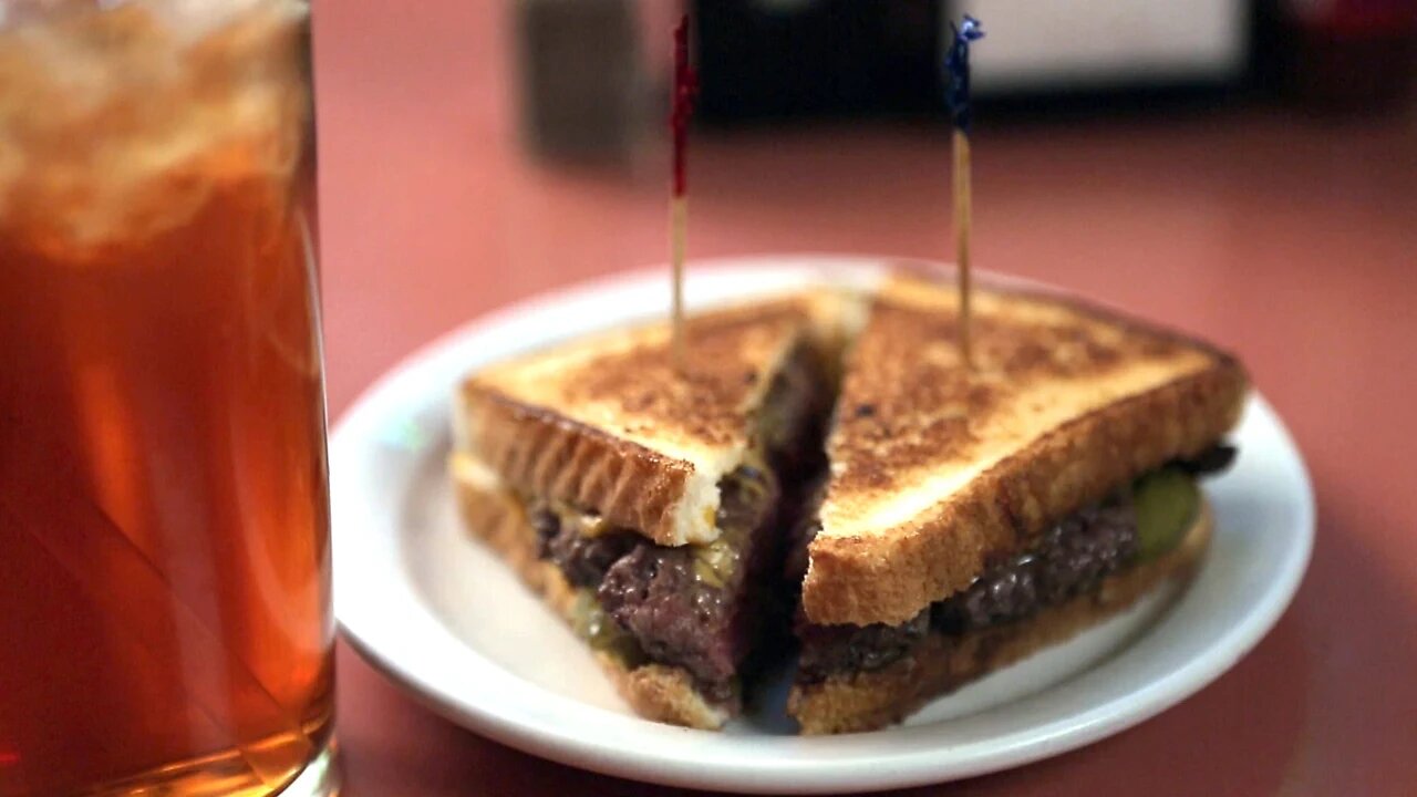 Burger Land S1 E10 – Tennessee Blues Burgers