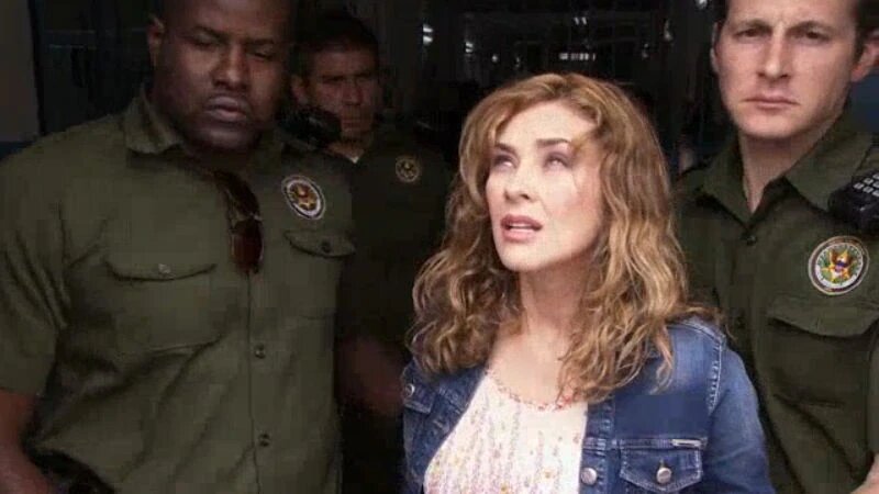 Los Miserables S1 E01 – Lucha sale libre