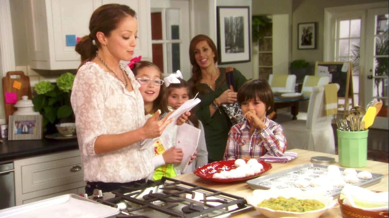 Mexican Made Easy S5 E02 – Mother's Day