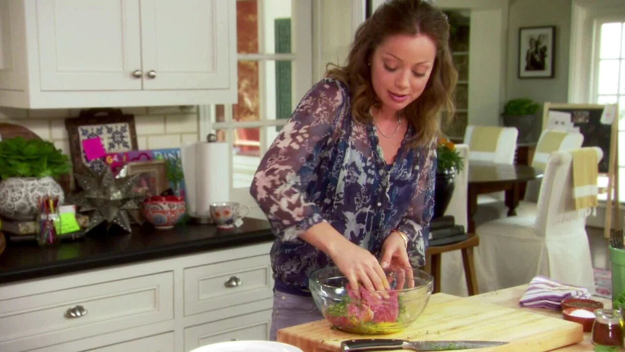 Mexican Made Easy S5 E06 – Marcela's Family Favorites