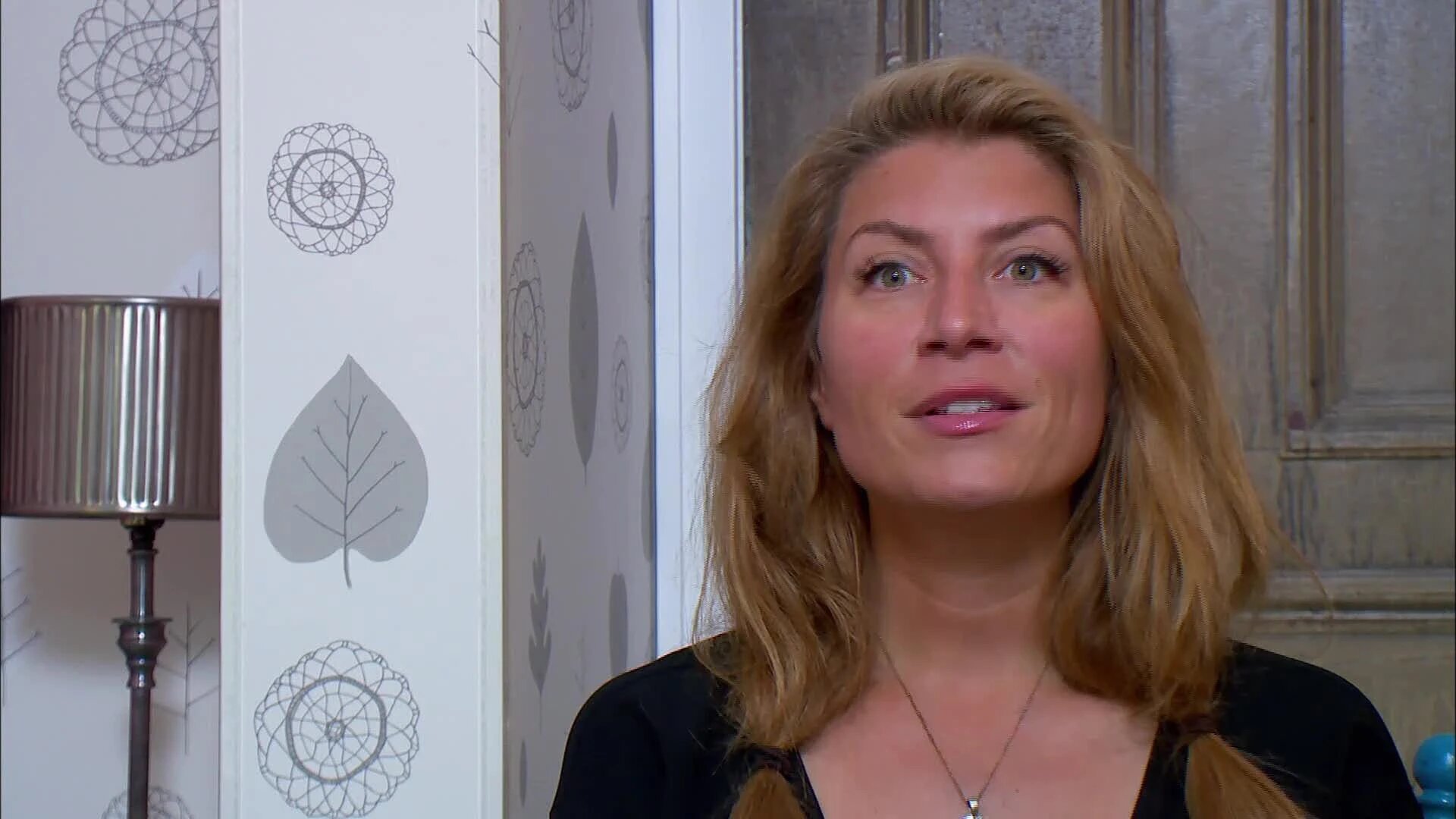 Working the Living Space Genevieve's Renovation 1x05 TVmaze