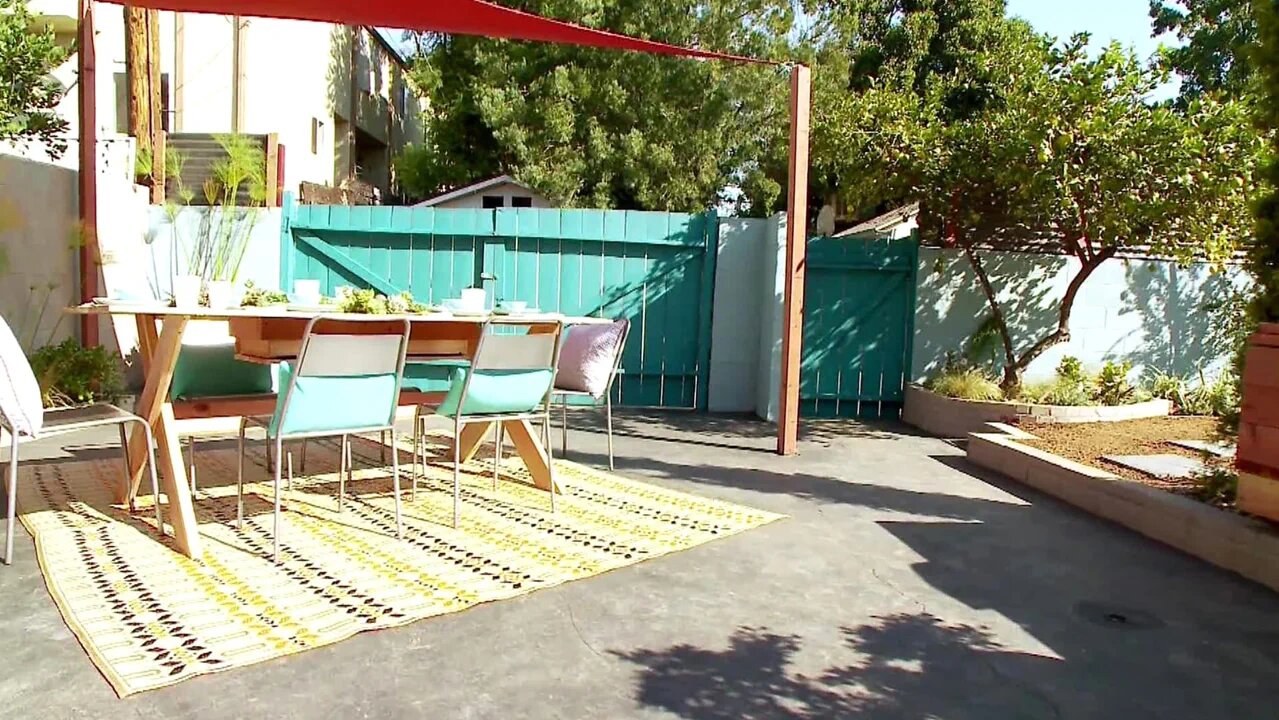 Going Yard S1 E04 – Cluttered Yard Gets Modern Lines