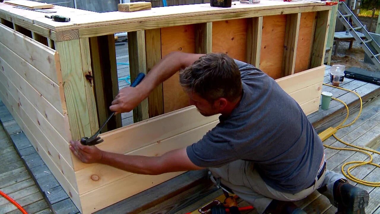Going Yard S2 E09 – Outdoor Deck and Bar
