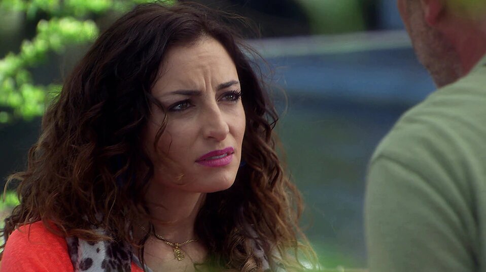 Silvana Sin Lana S1 E02 – Stella presiona a Manuel