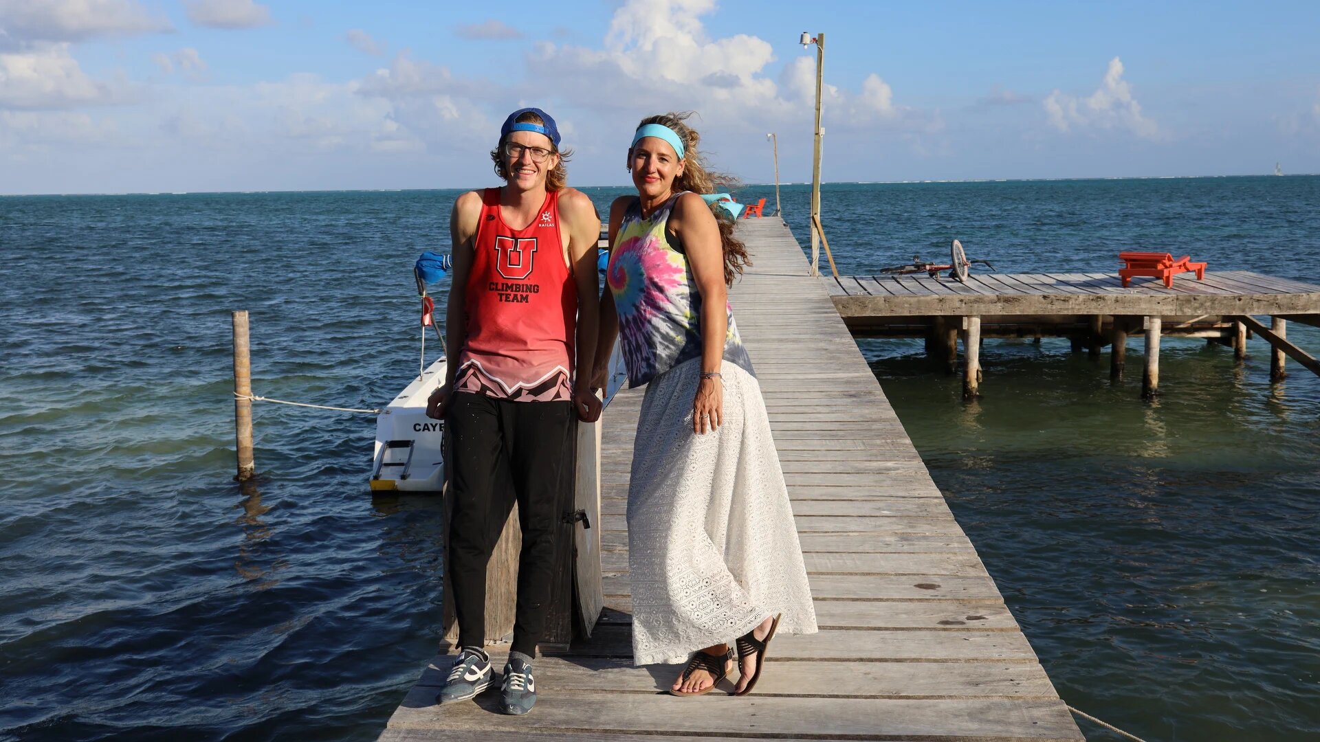 Beach Around the World S1 E01 – Bright Days in Belize