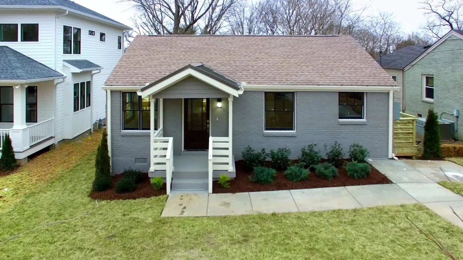 Flipping Across America S2 E12 – Cramped Cottage Flips