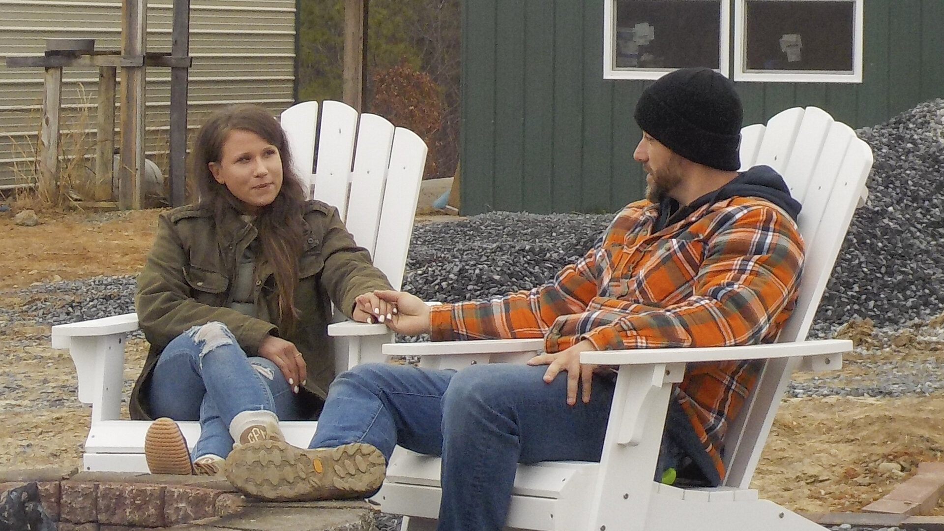 Moving for Love S1 E02 – Family Ties