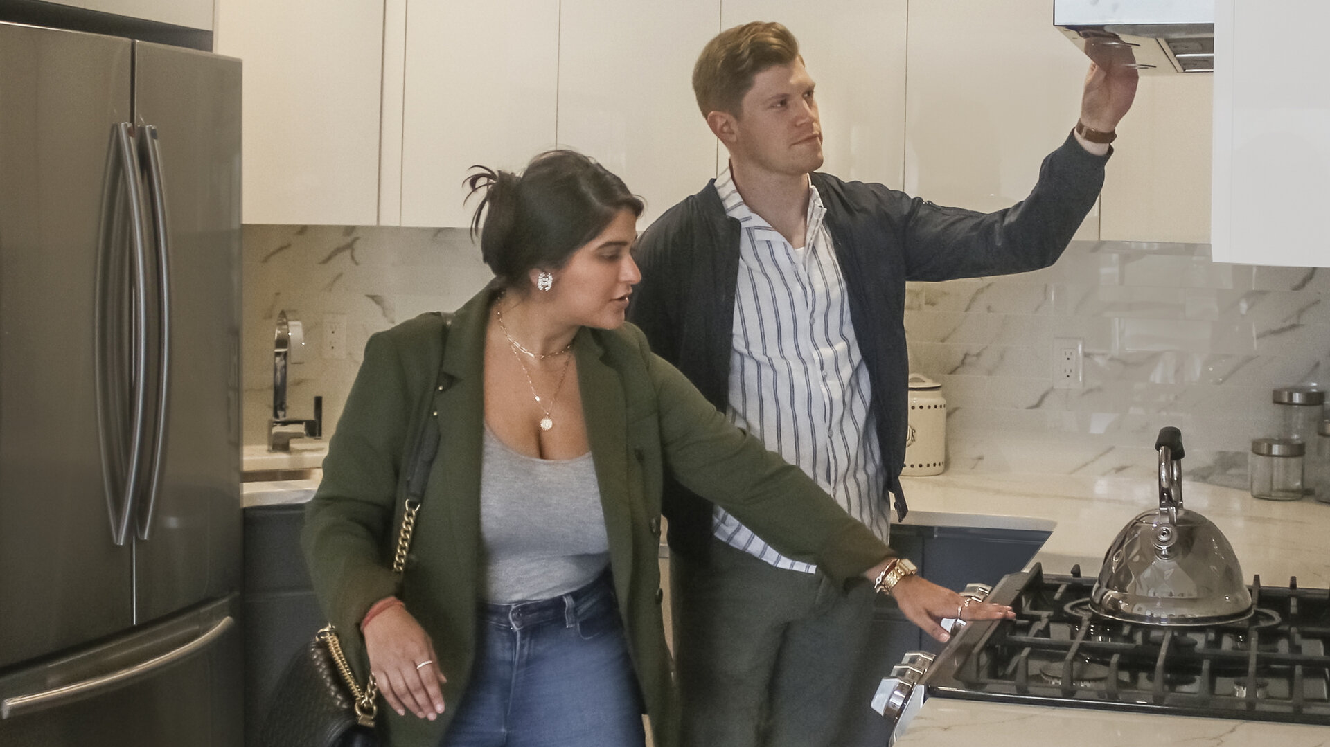 Moving for Love S1 E03 – At a Crossroads