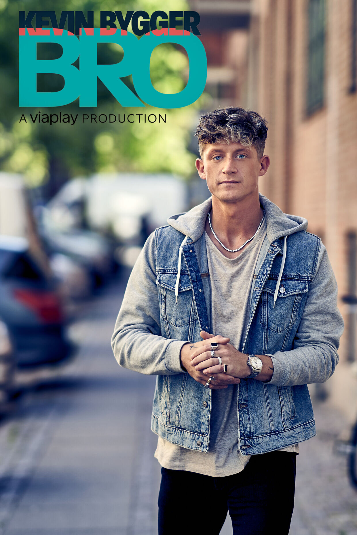 Kevin Bygger Bro – official series poster, Viaplay