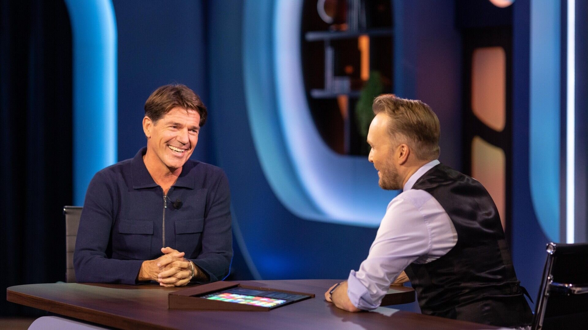 De Avondshow met Arjen Lubach S2022 E64 – Wolven, Twan Huys