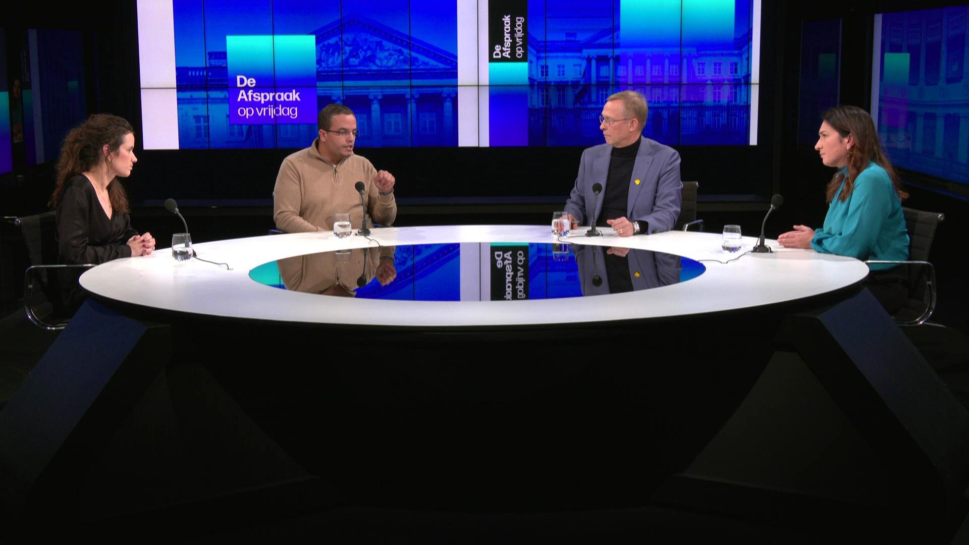 De Afspraak op vrijdag S2022 E32 – Voetbal leidde tot rellen en de Vlaamse regering heeft moeilijke dossiers
