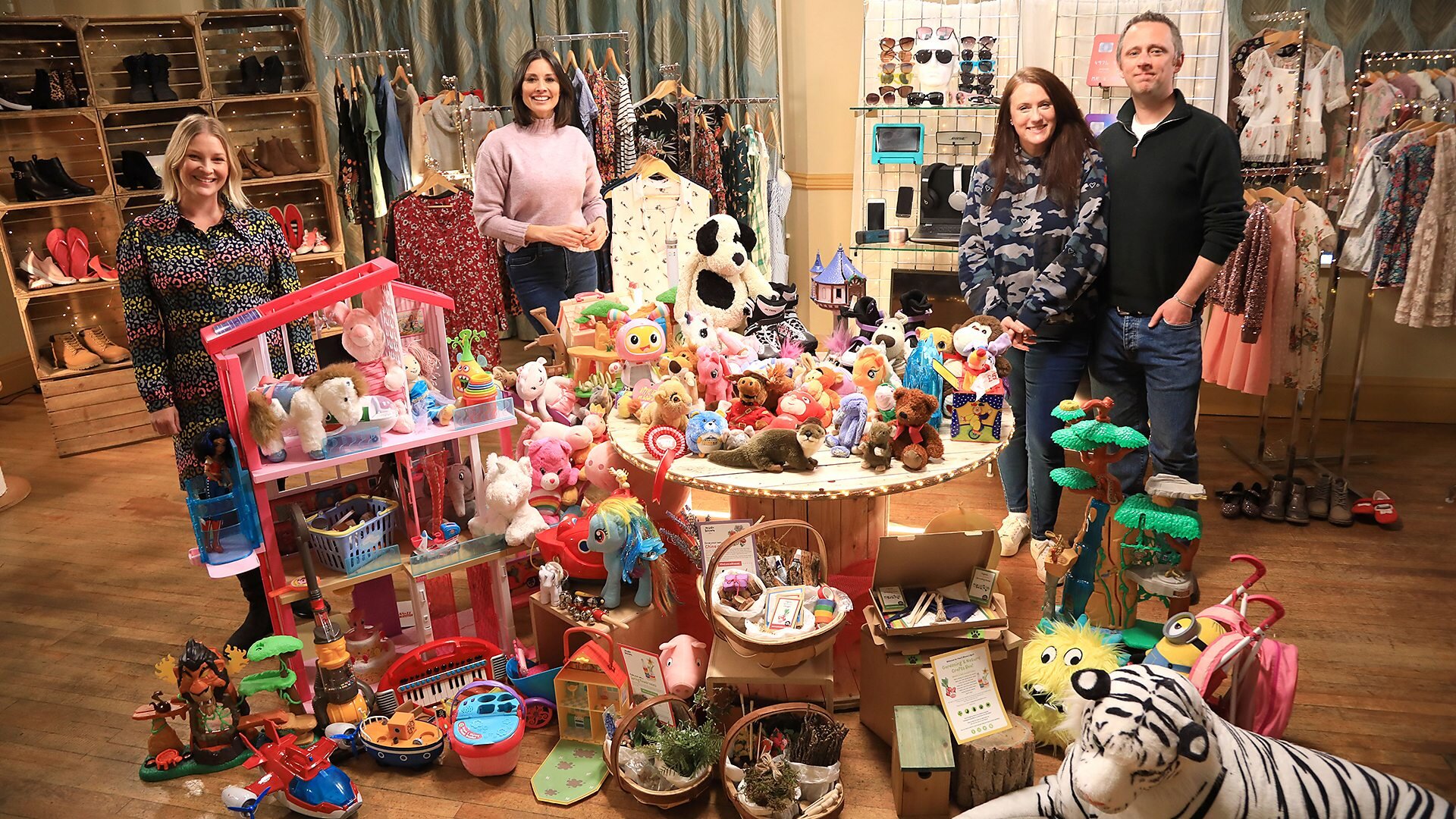 Shop Well for Less S5 E04 – The Davis Family