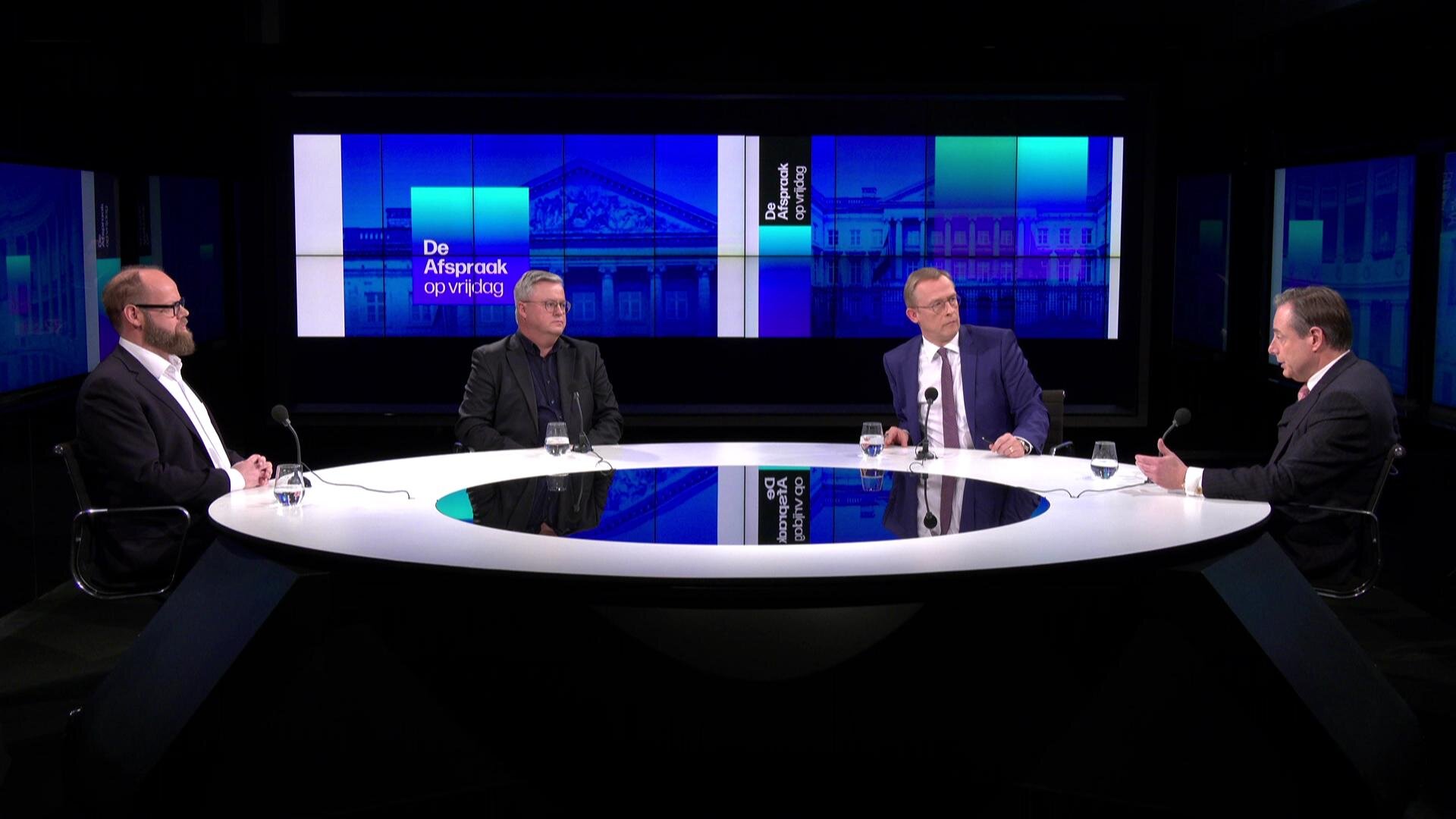 De Afspraak op vrijdag S2023 E04 – Kan je de staat extralegaal hervormen?