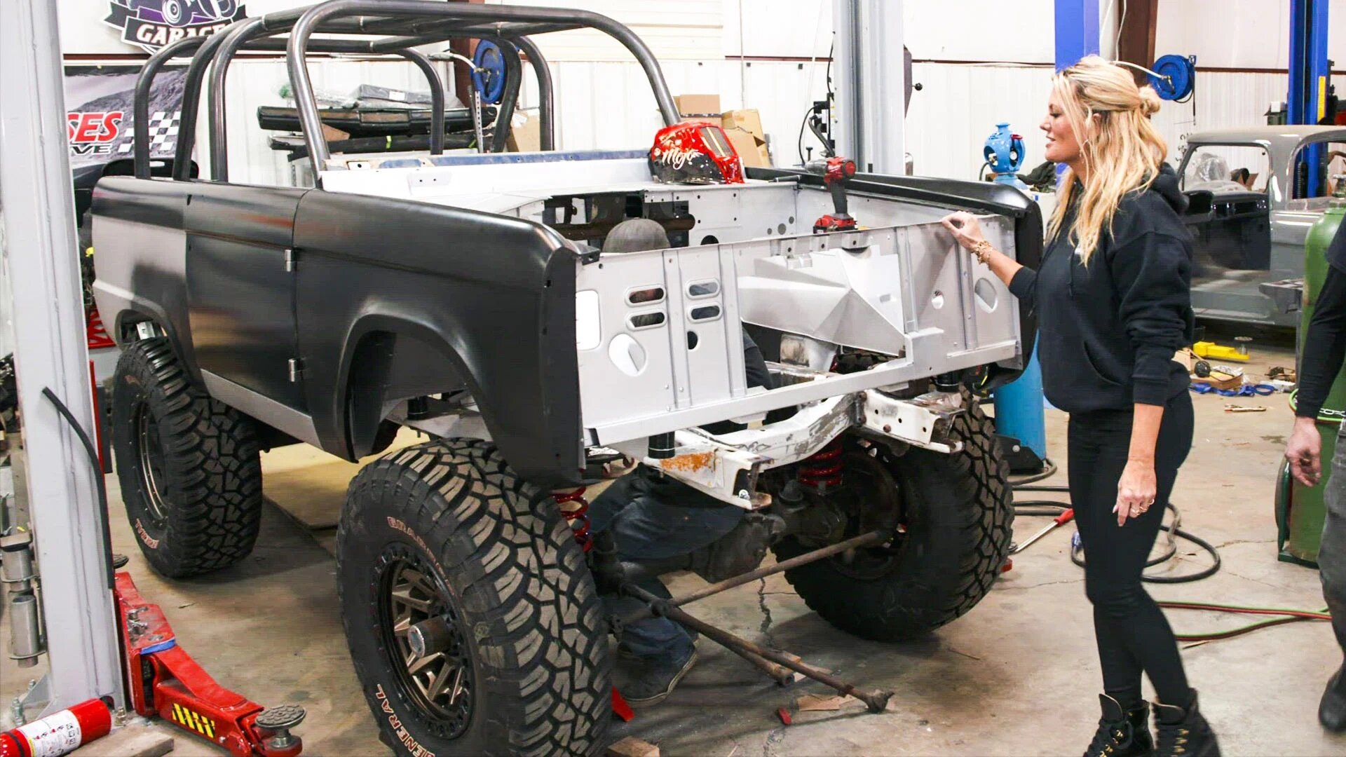 Ride of Your Life with Courtney Hansen S1 E12 – SEMA Bronco Roadster (P)