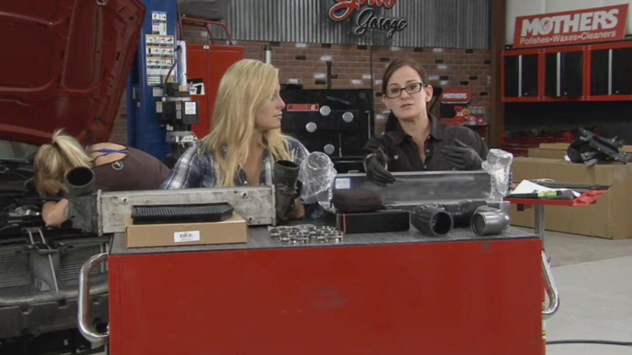 All Girls Garage S3 E03 – Bogi's BMW