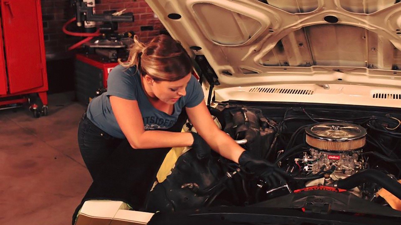 All Girls Garage S6 E07 – Camaro Tech