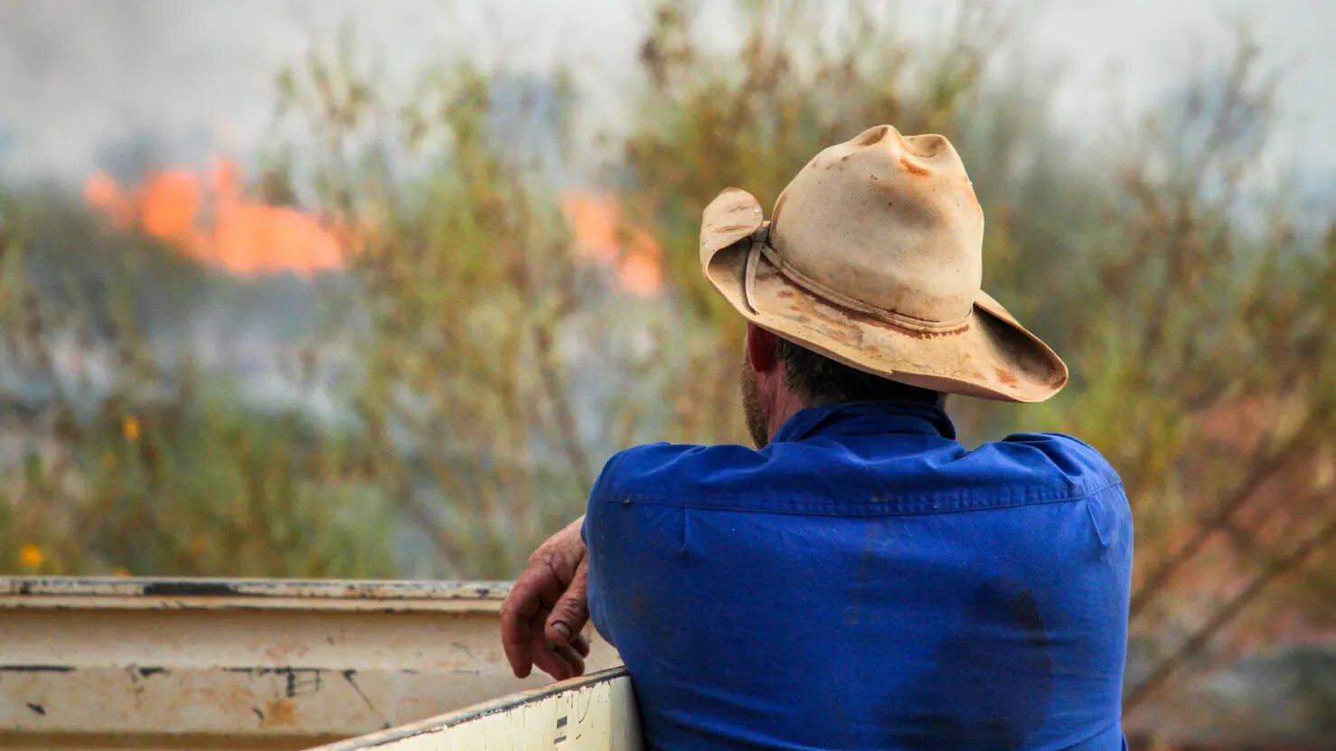 Outback Farm S1 E04 – Bush Fire Coming!