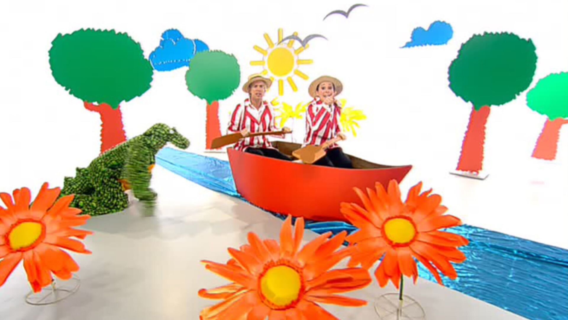 Milkshake! Music Box S1 E09 – Row Row Row Your Boat