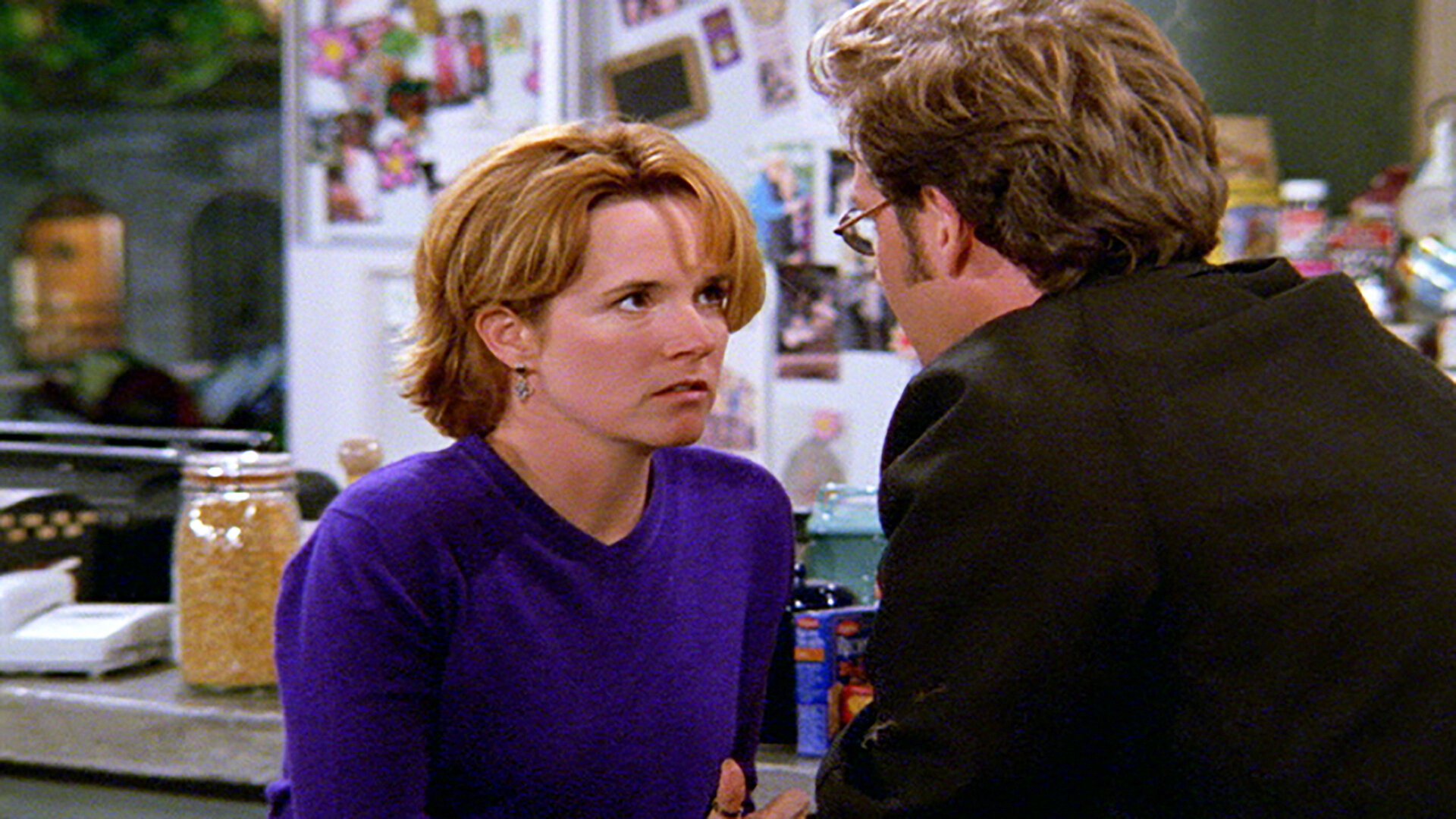 Caroline in the City S4 E01 – Caroline and the Guys in the Bathroom