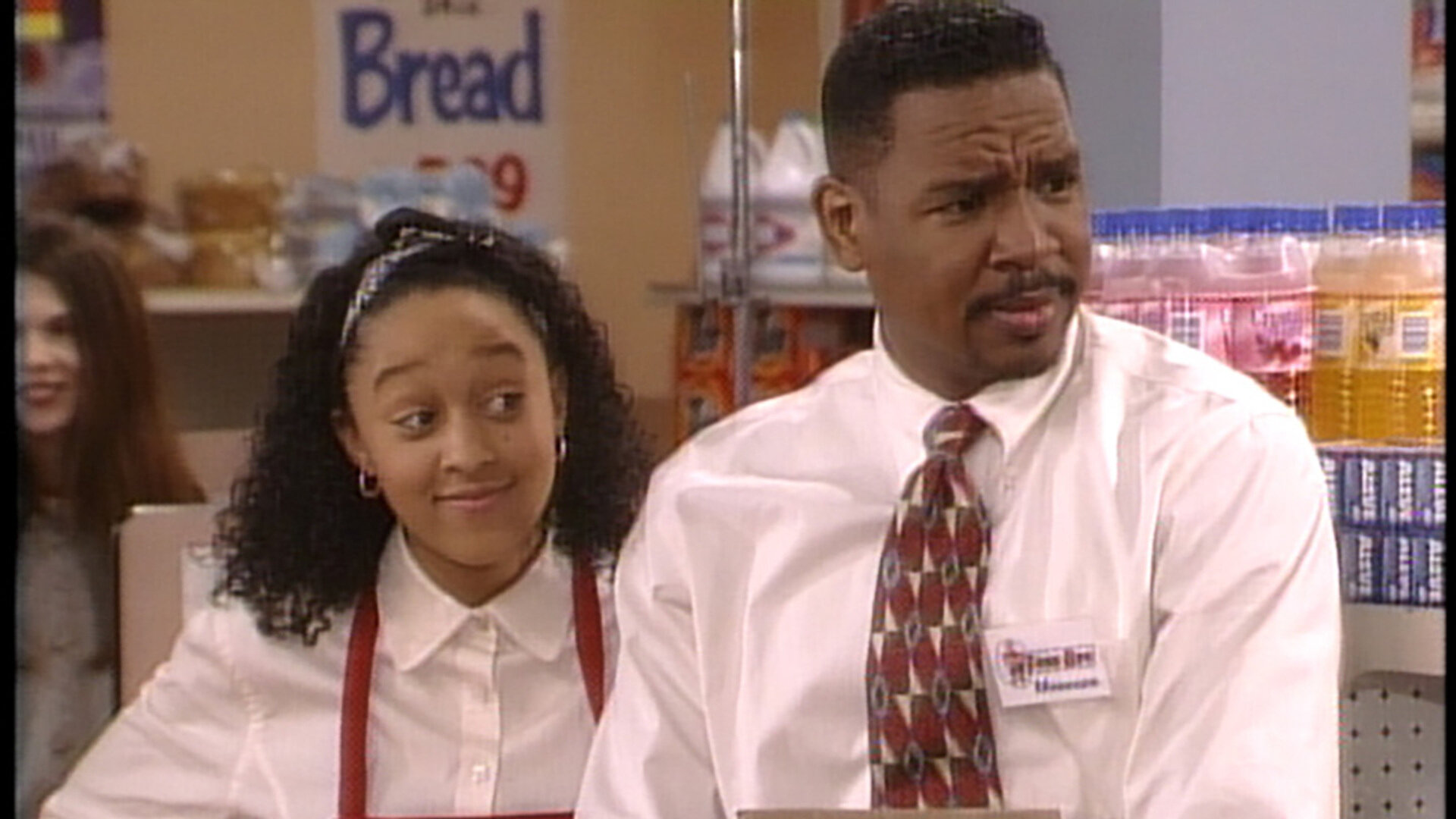 Sister, Sister S3 E17 – Paper or Plastic?