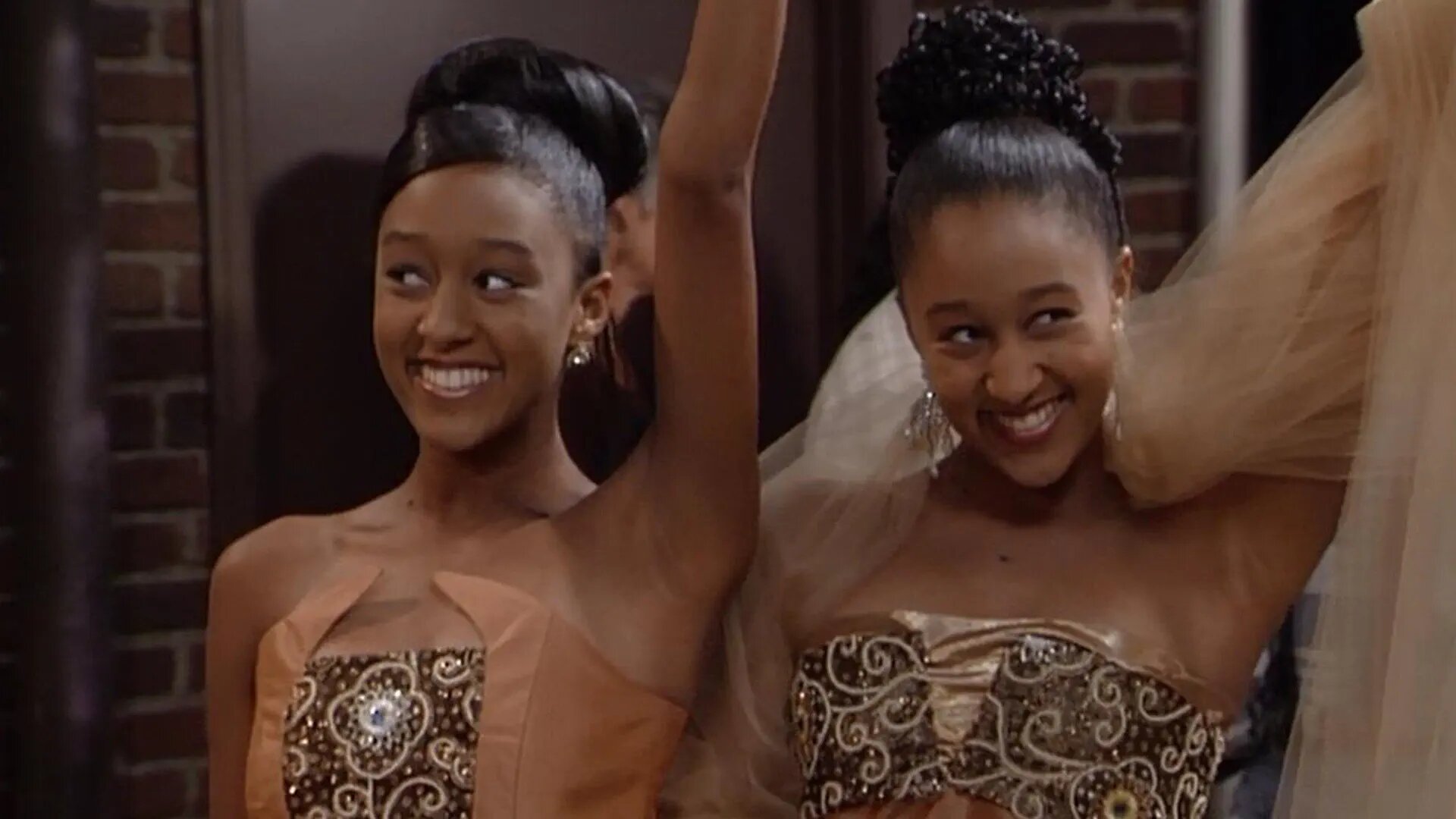 Sister, Sister S5 E01 – Designer Genes