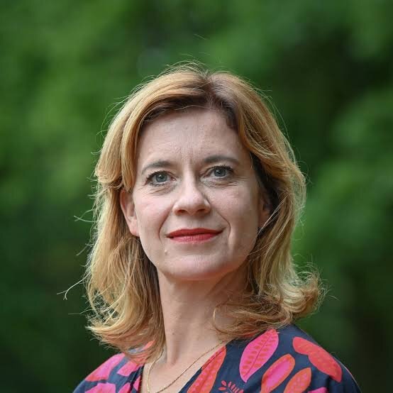 Caroline Peters
