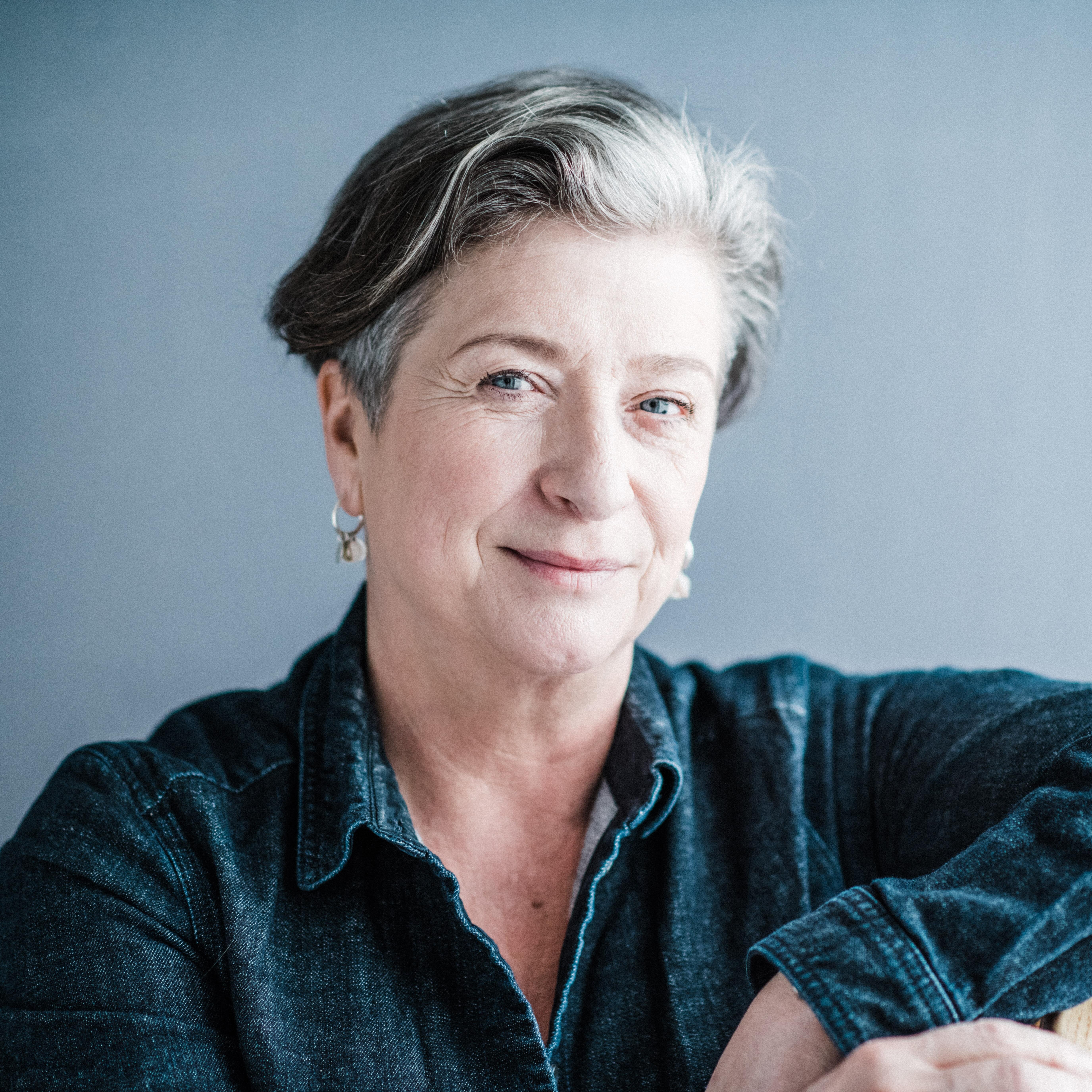 Caroline Quentin