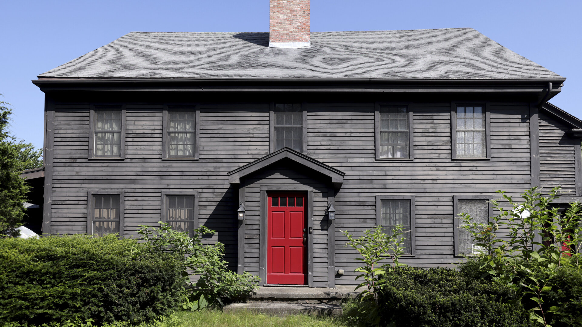 Farmhouse Fixer S3 E01 – Return of the Salem Witch Trial House